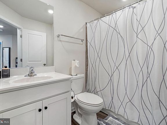5th image of 267 Sandy Bottom Cir