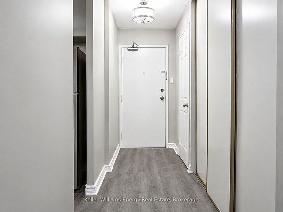 5th image of 10 Tapscott Rd #813