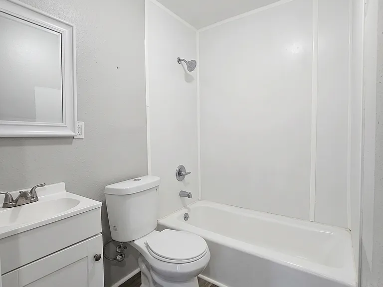 108 Hilton St #A — Photo 5