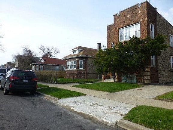 2nd image of 7500 S Emerald Ave