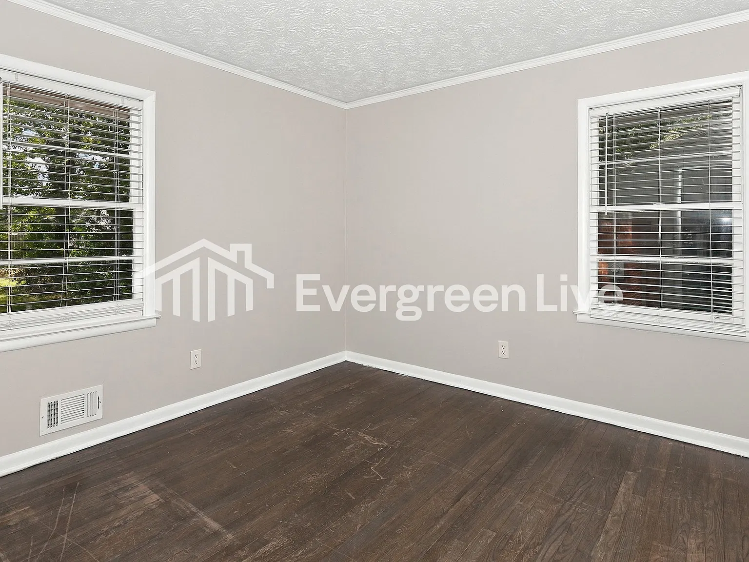 3 bed, 1.0 bath, 1080 sqft, $1,395 — Photo 3