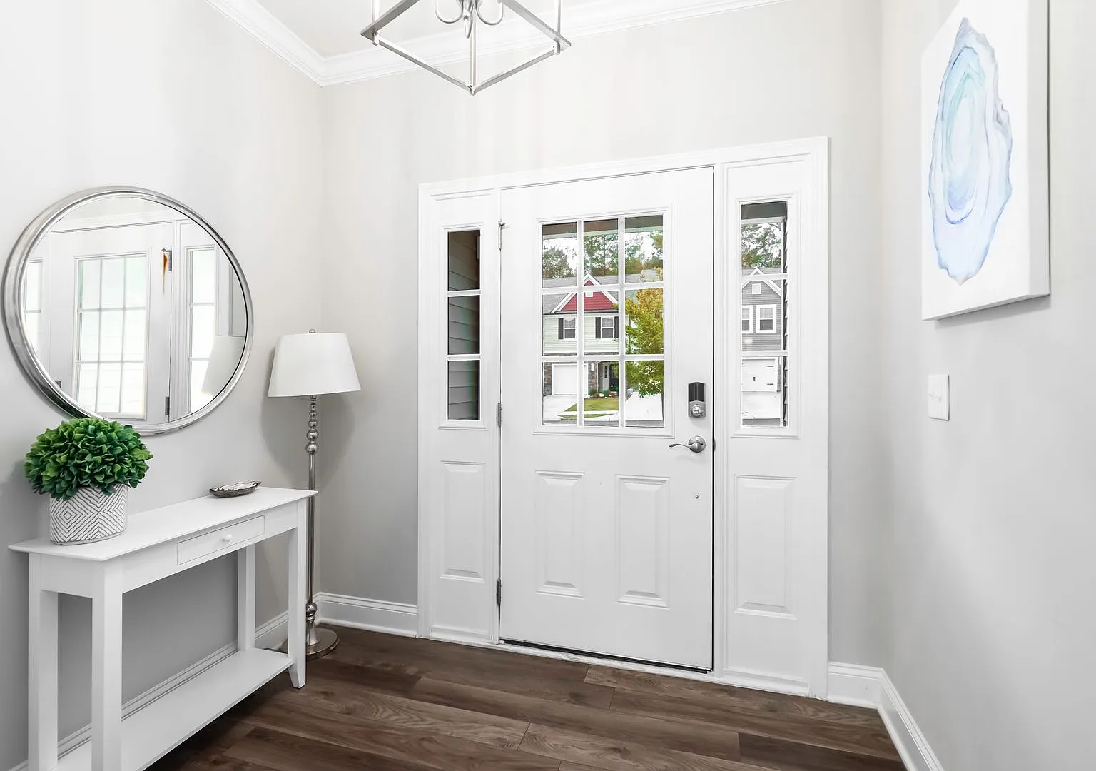 Available September 28 - Stylish and Spacious 3 Bedroom, 2.5 Bathroom Townhome w/ Garage! — Photo 2
