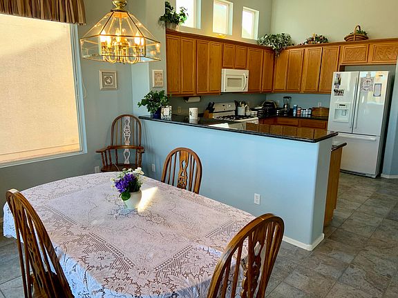 4th image of 285 S Latigo Way