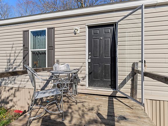 4th image of 173 Lone Oak Ln