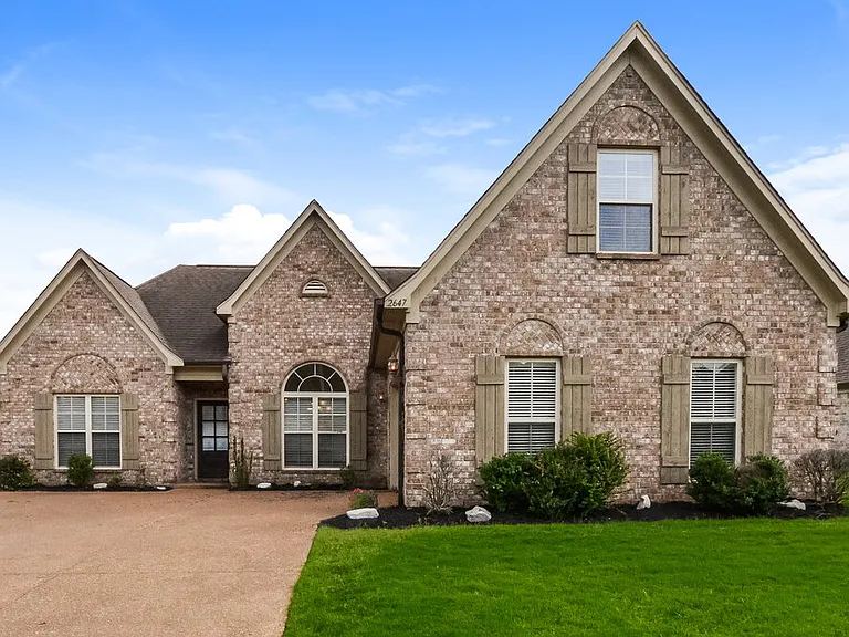 2647 Champion Hills Dr — Photo 1