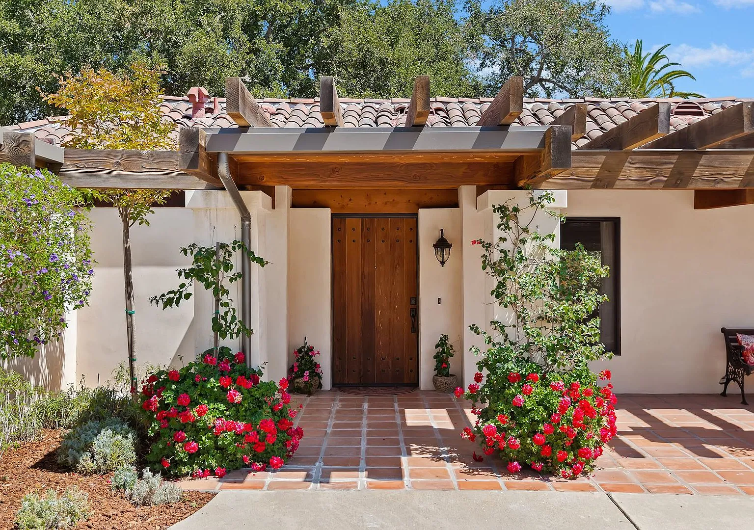 Fully Furnished Hope Ranch Retreat with Golf Course Views & Private Casita — Photo 4