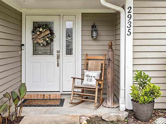 3rd image of 2935 Bonney Briar Pl