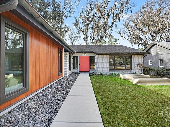 4th image of 255 Kensington Drive