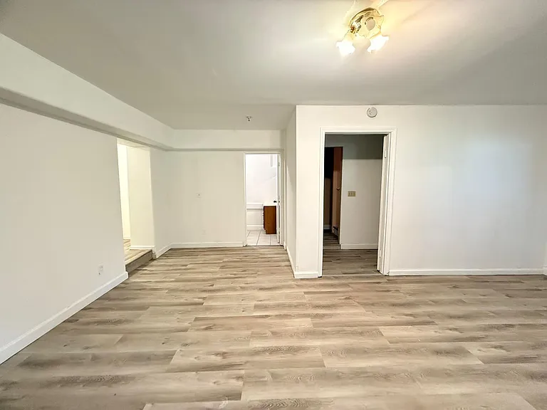 8027 Ney Ave — Photo 29