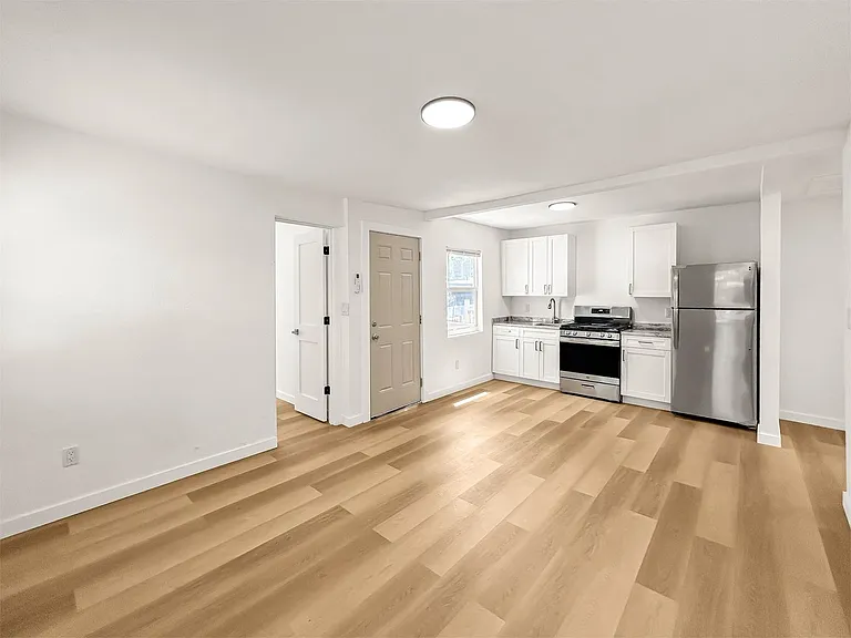 1538 S Martin Luther King Jr Ave — Photo 8