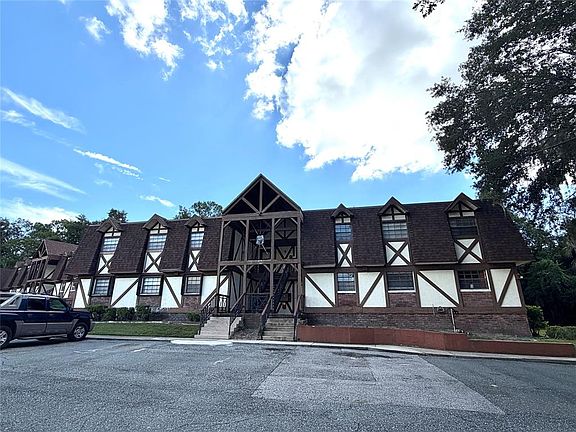 2nd image of 500 NEWELL HILL ROAD #105B