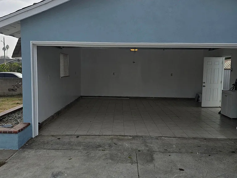 10207 Ashdale St — Photo 3