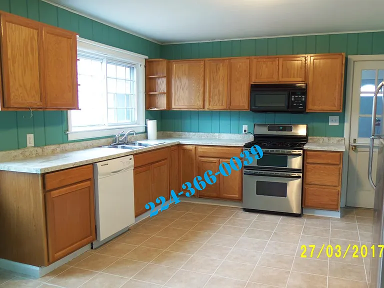 715 W Exchange St — Photo 2