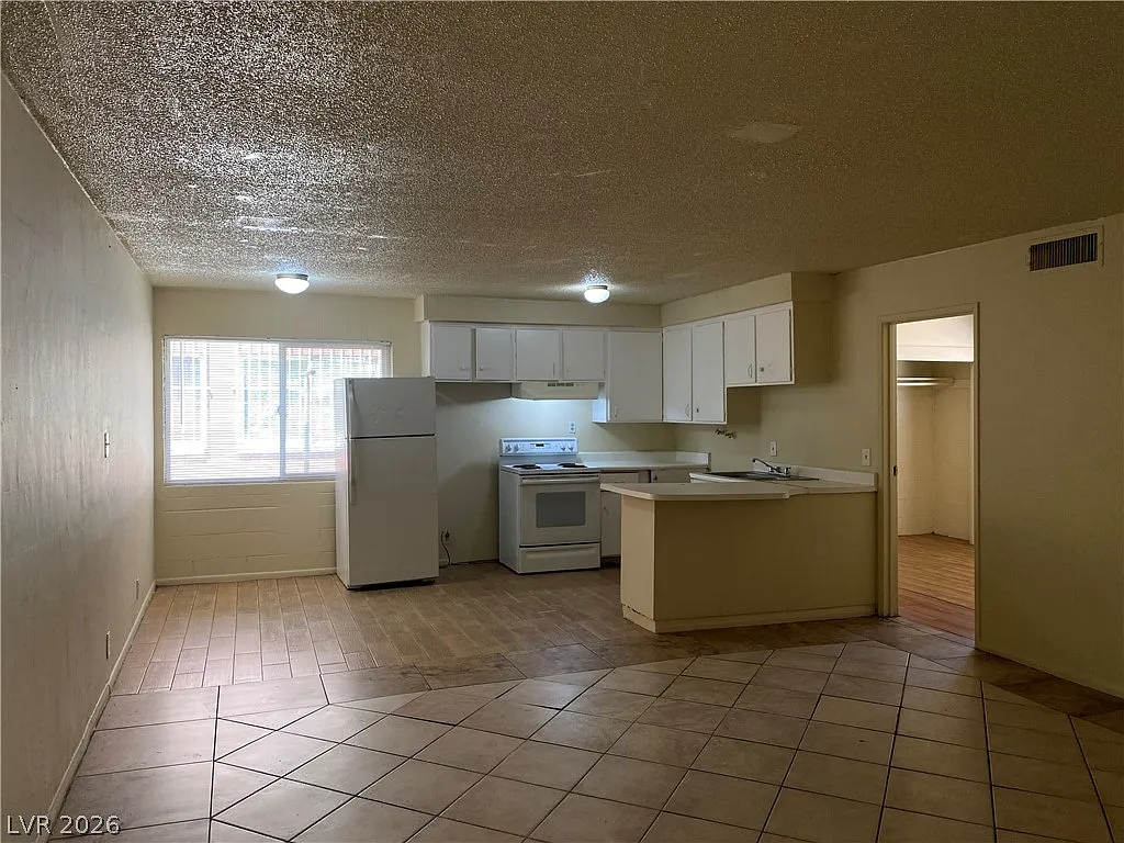 Building Photo - 2916 Marlin Ave #2