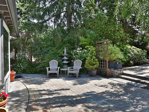 3rd image of 4860 Spinnaker Drive