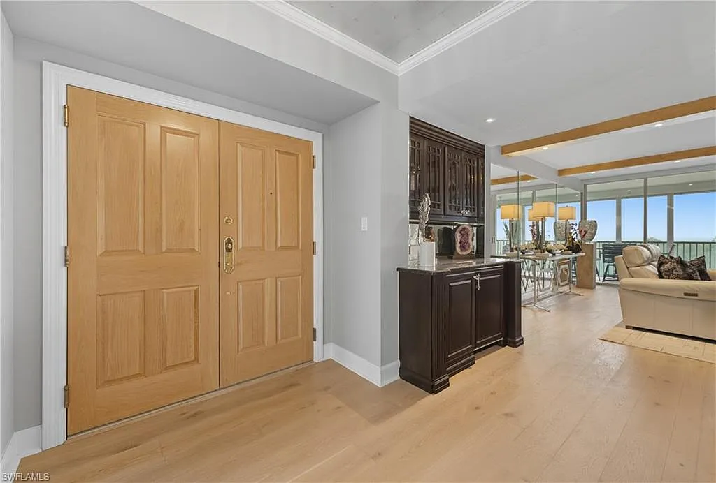 2 bed, 2.0 bath, 1800 sqft, $17,500 — Photo 3