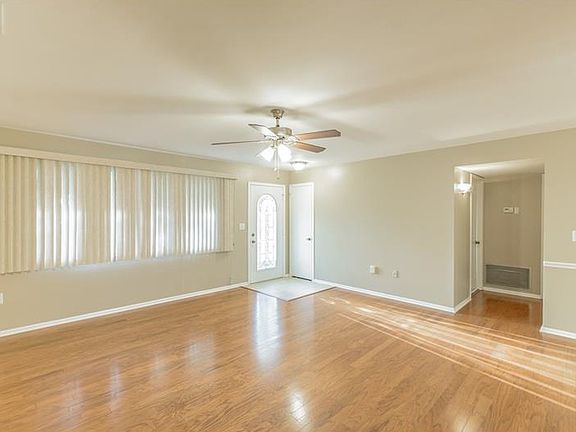 5th image of 705 Augusta Dr