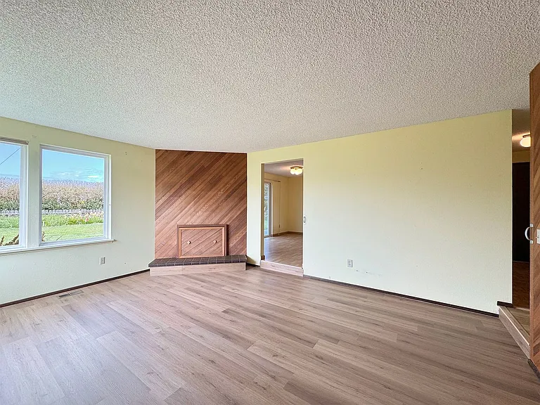 41 McLaughlin Rd — Photo 6
