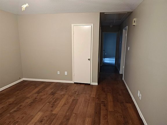 2nd image of 11514 Meadow Ln Unit D