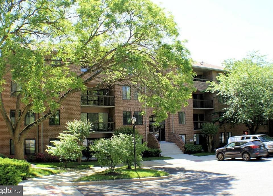 1st image of 11405 Commonwealth Dr APT 204