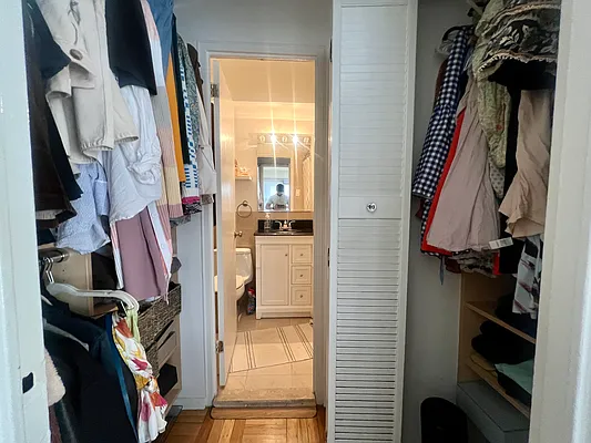 Rented by SERHANT. | media 11