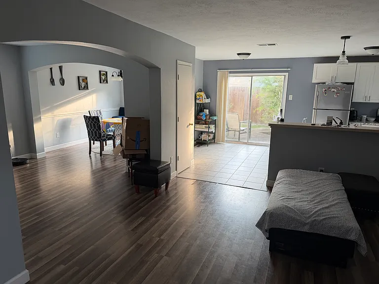 11758 Rolling Stream Dr — Photo 2