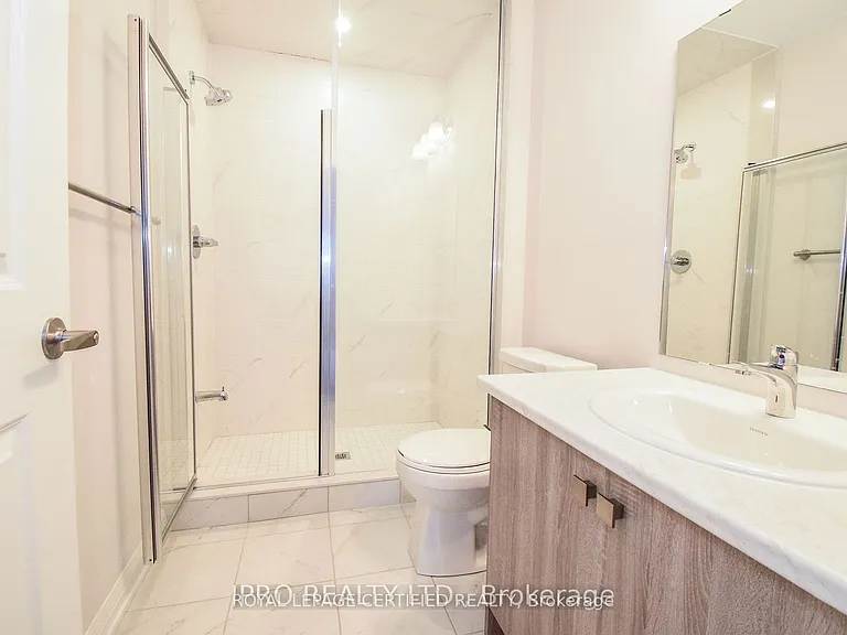 585 Colborne St E #404 — Photo 23