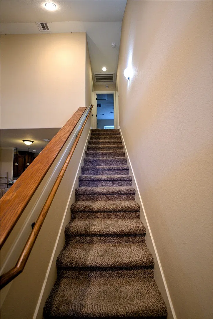 5 bed, 1830 sqft, $3,500 — Photo 4