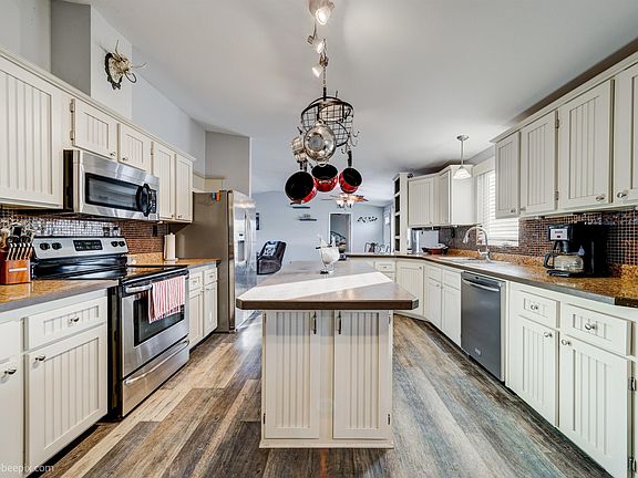 4th image of 3006 N Carnahan St