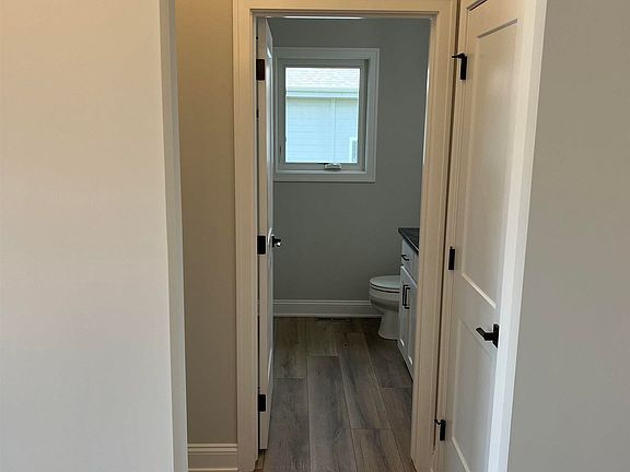 3rd image of 11456 Mercury St
