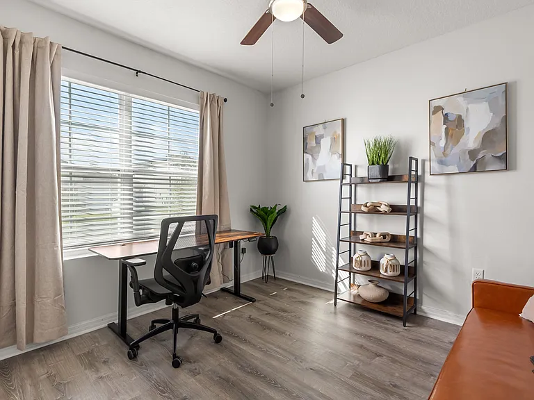 Separate dedicated office with adjustable deck/futon