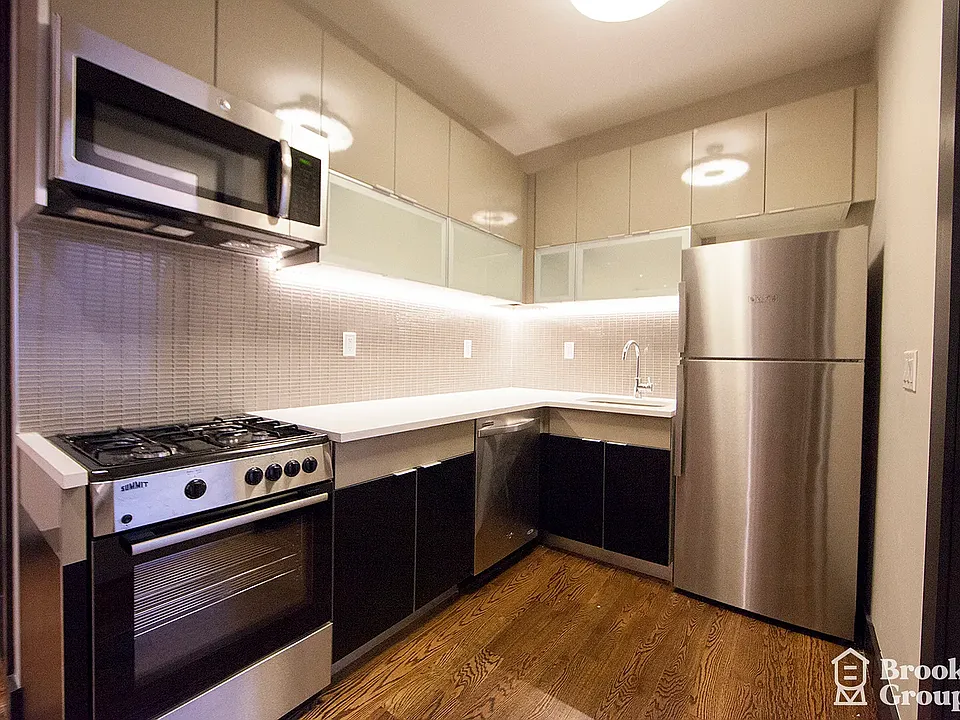 867 Dekalb Ave #3A