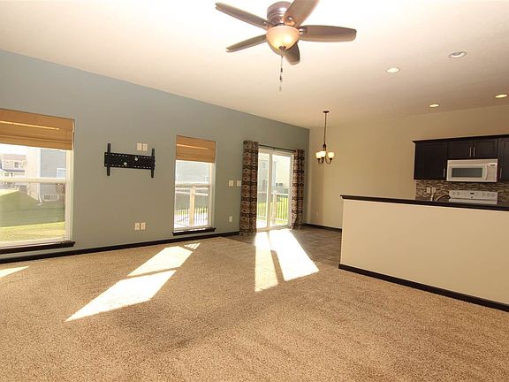 3rd image of 4738 Loren Dr