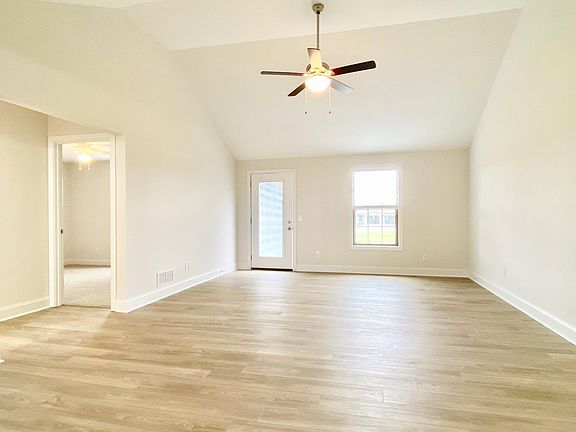 2nd image of 718 Leeward St