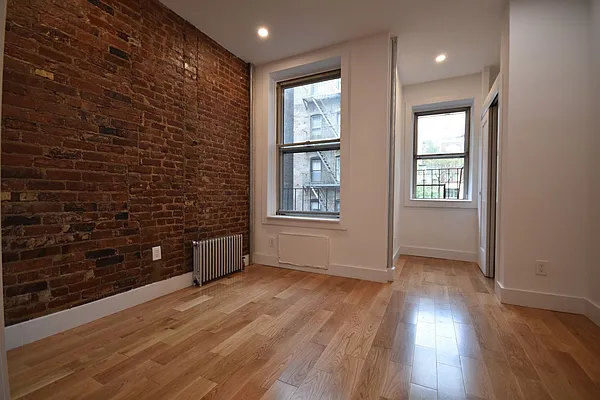 Rented by Compass | media 9