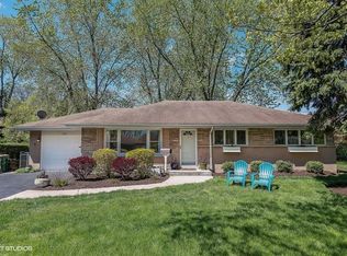 252 Riverside Dr, Northfield, IL 60093