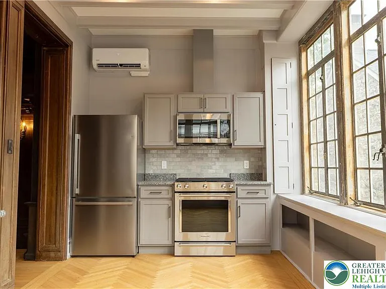214 Spring Garden St #2B — Photo 6