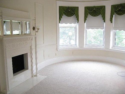 3rd image of 168 College Ave W APT 3