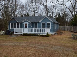 148C N Ferry Rd, Shelter Island Heights, NY 11965