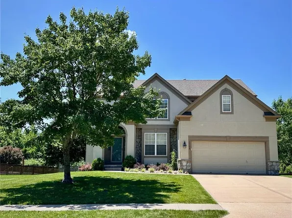 15598 S Blackfeather St, Olathe, KS 66062