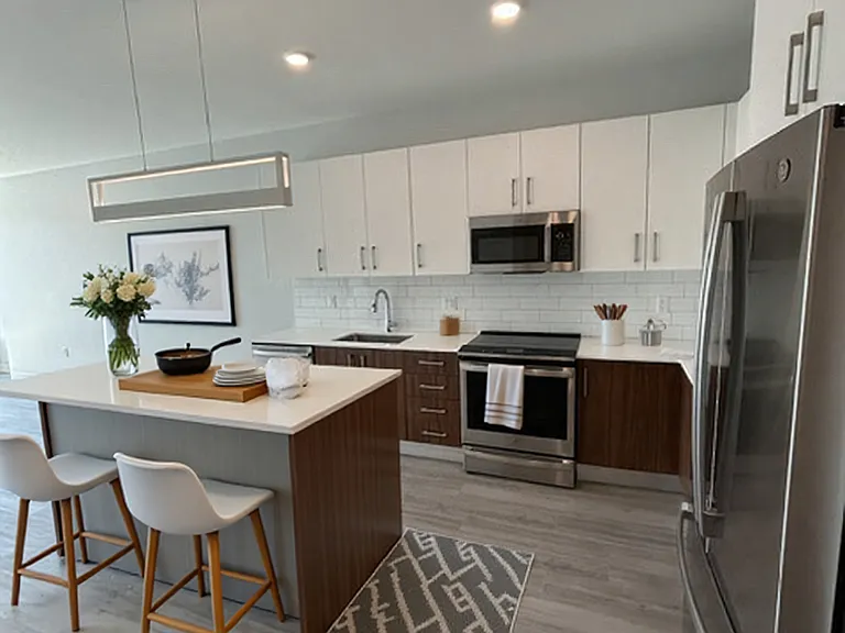 Residences at Sharon Gallery — Photo 82