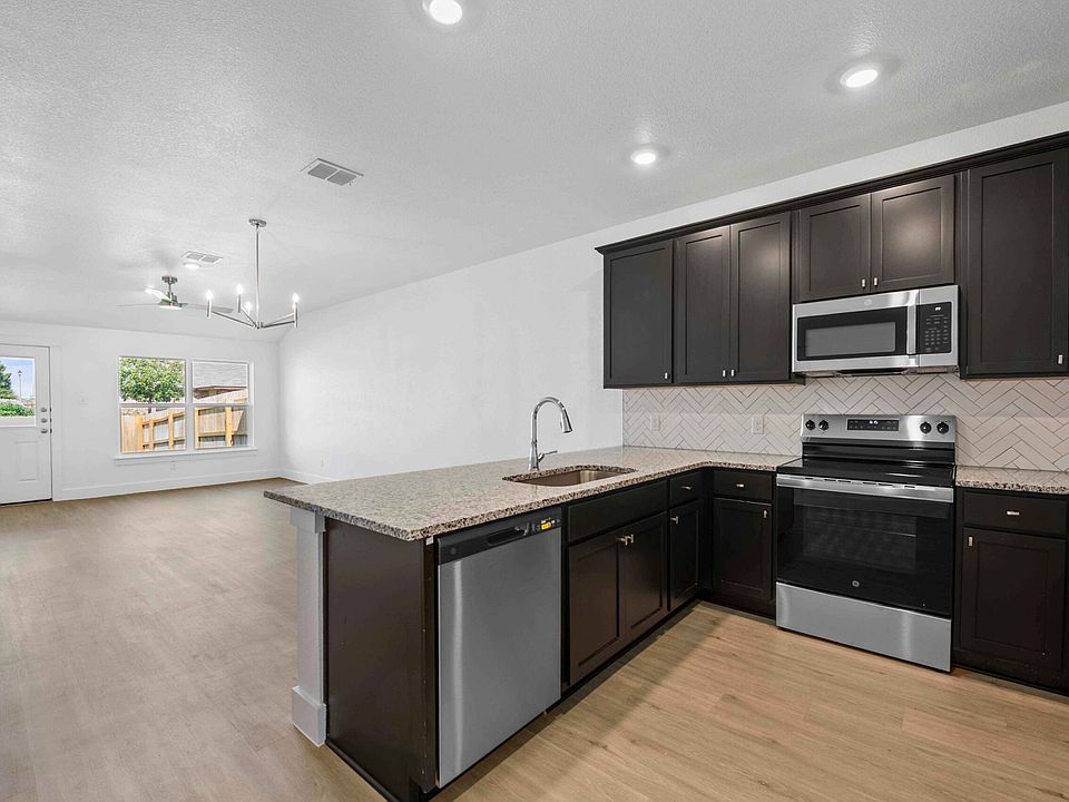 2nd image of 1114 College Ave