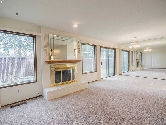 5th image of 8900 NE 36th St APT 5