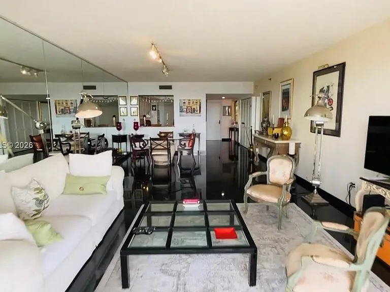 8855 Collins Ave #9E — Photo 2
