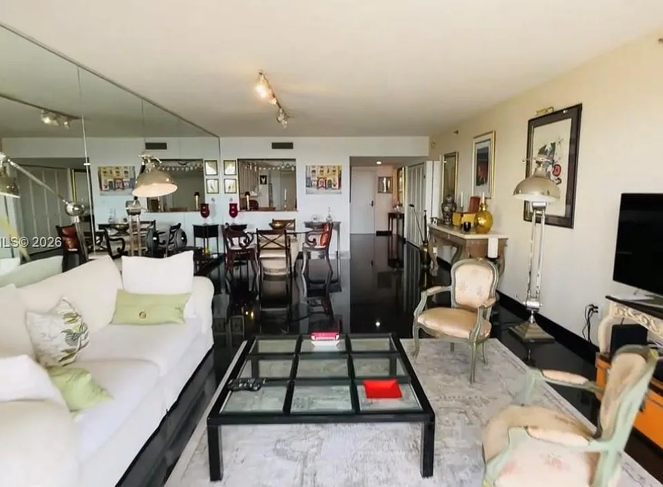 8855 Collins Ave #9E