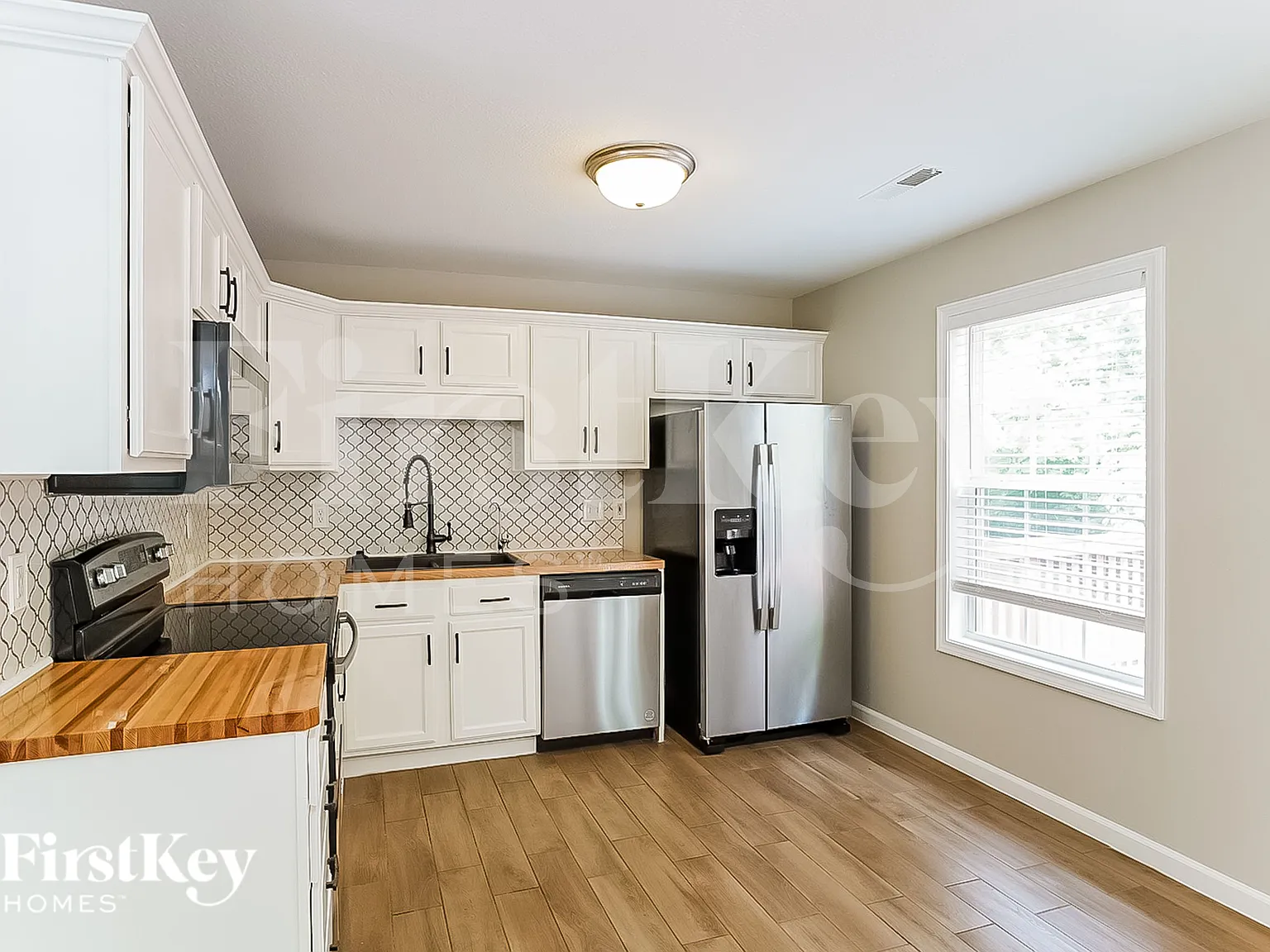3 bed, 2.5 bath, 1621 sqft, $1,605 — Photo 4