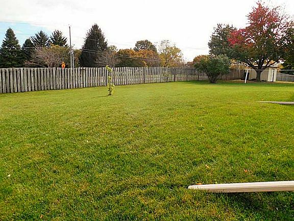 2nd image of 203 Stone Hedge Dr NW