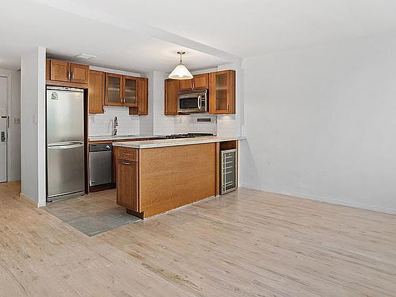 5th image of 65 Cooper Sq APT 6E