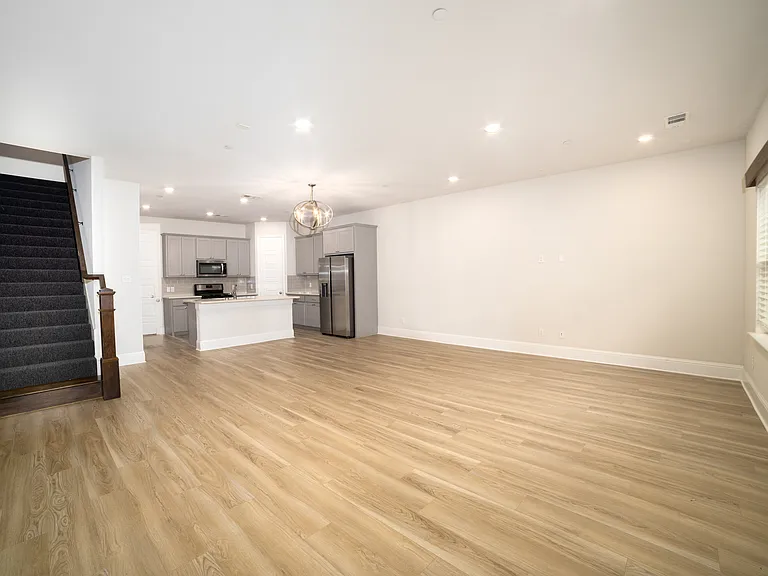 293 Ferndale St — Photo 29