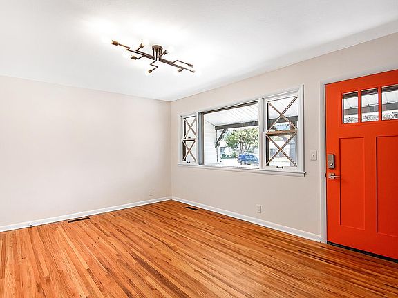 4th image of 1239 N Cramer St
